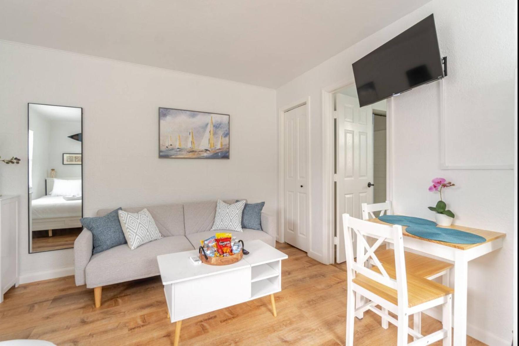 Готель West Palm Beach Escape Екстер'єр фото