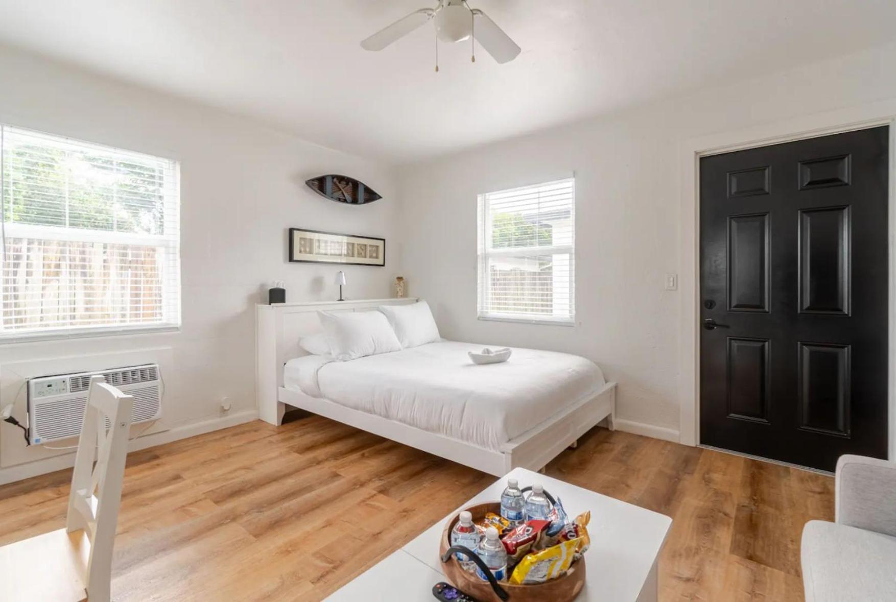 Готель West Palm Beach Escape Екстер'єр фото